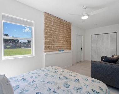 670 Hernando Street - Photo Thumbnail 10