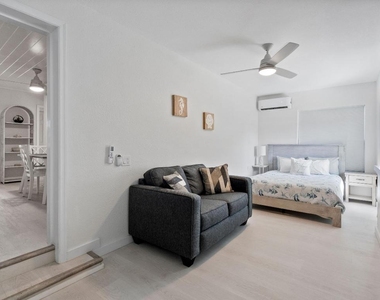 670 Hernando Street - Photo Thumbnail 9