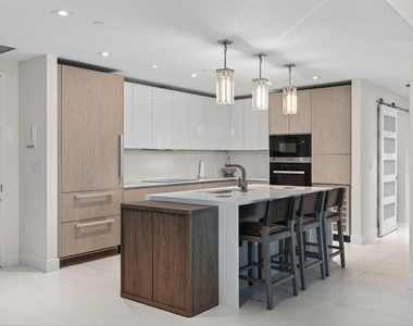 3100 N Ocean Drive - Photo Thumbnail 6