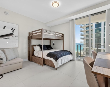 3100 N Ocean Drive - Photo Thumbnail 15