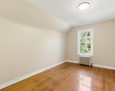 39 Cox Avenue - Photo Thumbnail 18