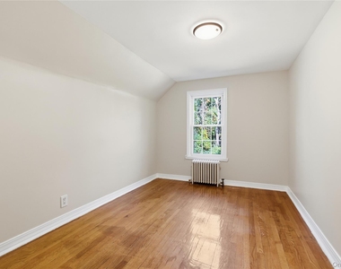 39 Cox Avenue - Photo Thumbnail 15