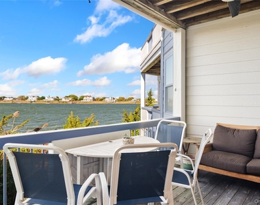 260 Dune Road - Photo Thumbnail 15