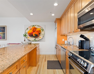 260 Dune Road - Photo Thumbnail 4