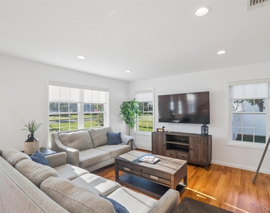 16 Mastro Court - Photo Thumbnail 4