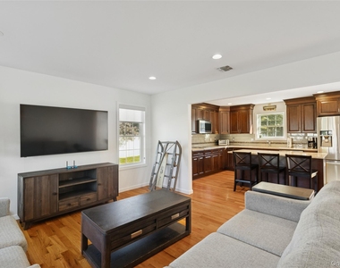 16 Mastro Court - Photo Thumbnail 6