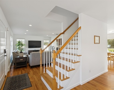 16 Mastro Court - Photo Thumbnail 2