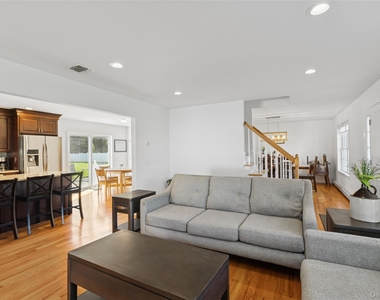 16 Mastro Court - Photo Thumbnail 7