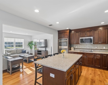 16 Mastro Court - Photo Thumbnail 7