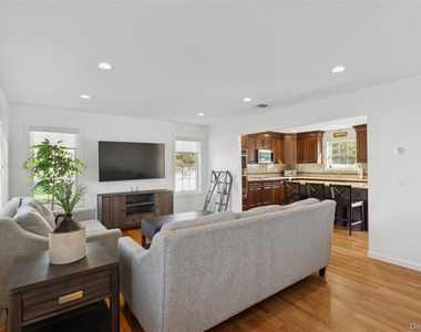 16 Mastro Court - Photo Thumbnail 3