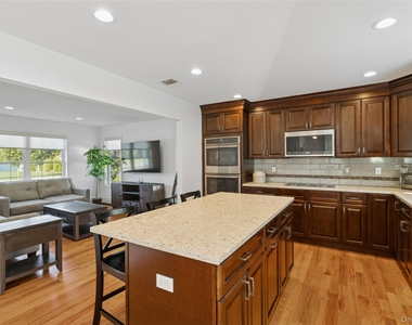 16 Mastro Court - Photo Thumbnail 8