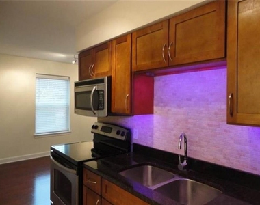 2020 S Congress Ave - Photo Thumbnail 3