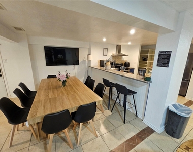 812 Marlin Street - Photo Thumbnail 37