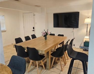 812 Marlin Street - Photo Thumbnail 24