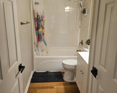 812 Marlin Street - Photo Thumbnail 10