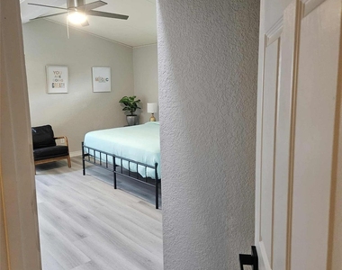 812 Marlin Street - Photo Thumbnail 38