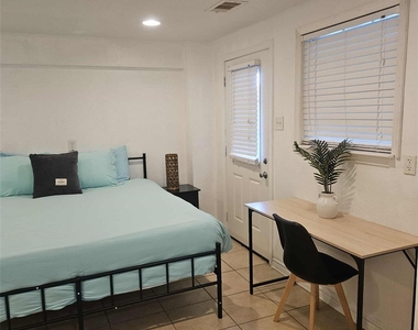 812 Marlin Street - Photo Thumbnail 49