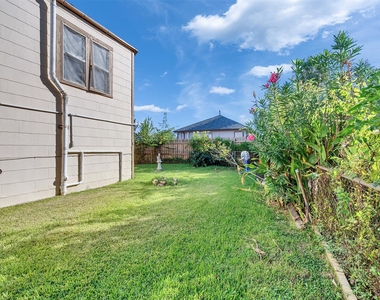 5019 Avenue M 1/2 - Photo Thumbnail 8