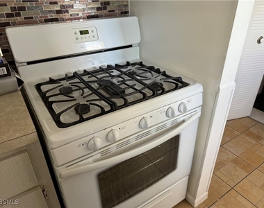 738 Joel Boulevard - Photo Thumbnail 3