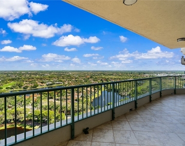 23750 Via Trevi Way - Photo Thumbnail 11