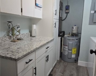434 Tudor Drive - Photo Thumbnail 8