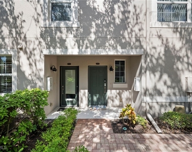 23520 Alamanda Drive - Photo Thumbnail 5