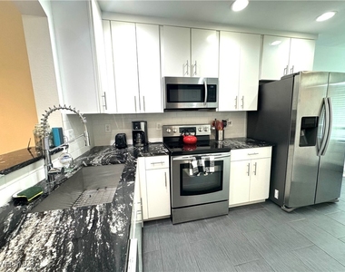 7790 Woodbrook Circle - Photo Thumbnail 2