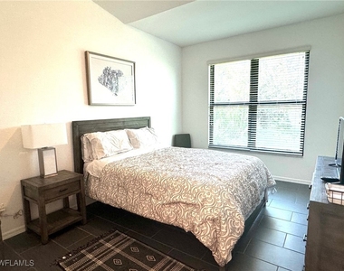 7790 Woodbrook Circle - Photo Thumbnail 16