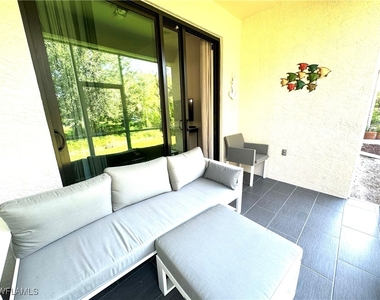 7790 Woodbrook Circle - Photo Thumbnail 10