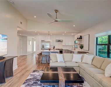 577 98th Avenue N - Photo Thumbnail 4