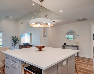 577 98th Avenue N - Photo Thumbnail 8