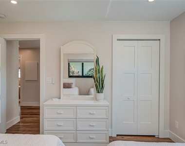 577 98th Avenue N - Photo Thumbnail 10