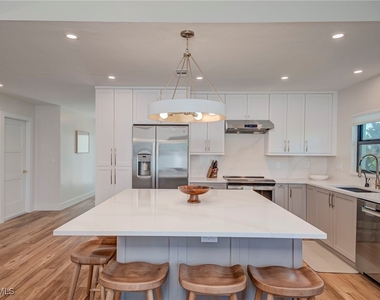 577 98th Avenue N - Photo Thumbnail 5