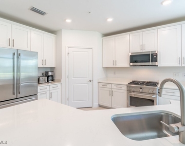 16352 Viansa Way - Photo Thumbnail 4