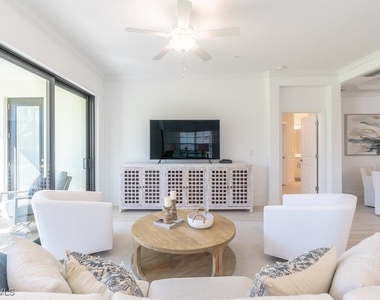 16352 Viansa Way - Photo Thumbnail 10