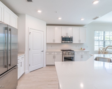 16352 Viansa Way - Photo Thumbnail 6