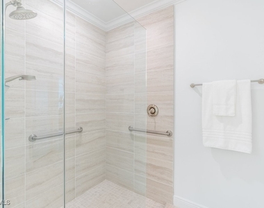 16352 Viansa Way - Photo Thumbnail 15