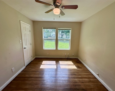 6 Southlawn Circle - Photo Thumbnail 11