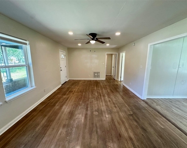 6 Southlawn Circle - Photo Thumbnail 21
