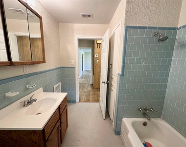 6 Southlawn Circle - Photo Thumbnail 14