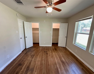 6 Southlawn Circle - Photo Thumbnail 16