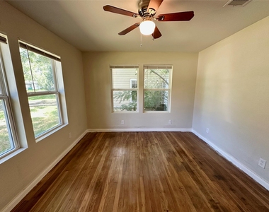 6 Southlawn Circle - Photo Thumbnail 15