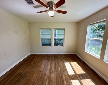 6 Southlawn Circle - Photo Thumbnail 7