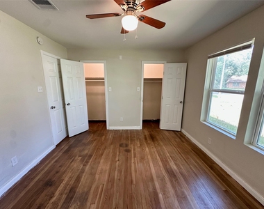 6 Southlawn Circle - Photo Thumbnail 17
