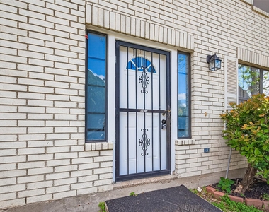 8617 Mapletwist Street - Photo Thumbnail 5