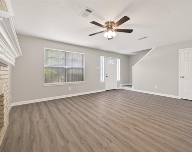 8617 Mapletwist Street - Photo Thumbnail 9