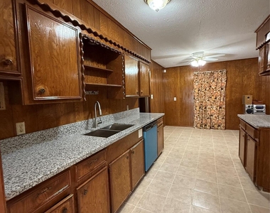 7325 Ley Road - Photo Thumbnail 10