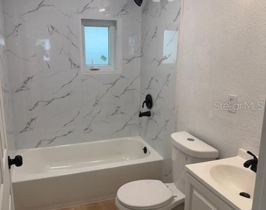 4605 N Hubert Avenue - Photo Thumbnail 4