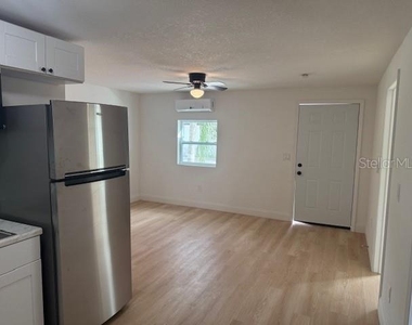 4605 N Hubert Avenue - Photo Thumbnail 9