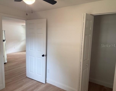 4605 N Hubert Avenue - Photo Thumbnail 11